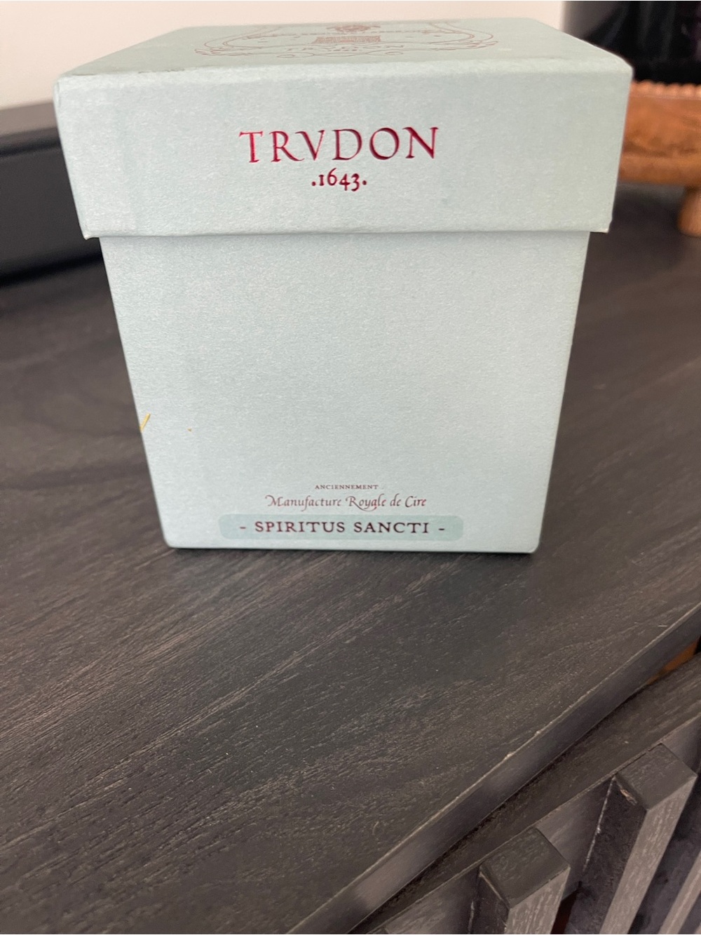 Trudon Spiritus Sancti Black & Gold Candle with Box - Picture 6 of 6